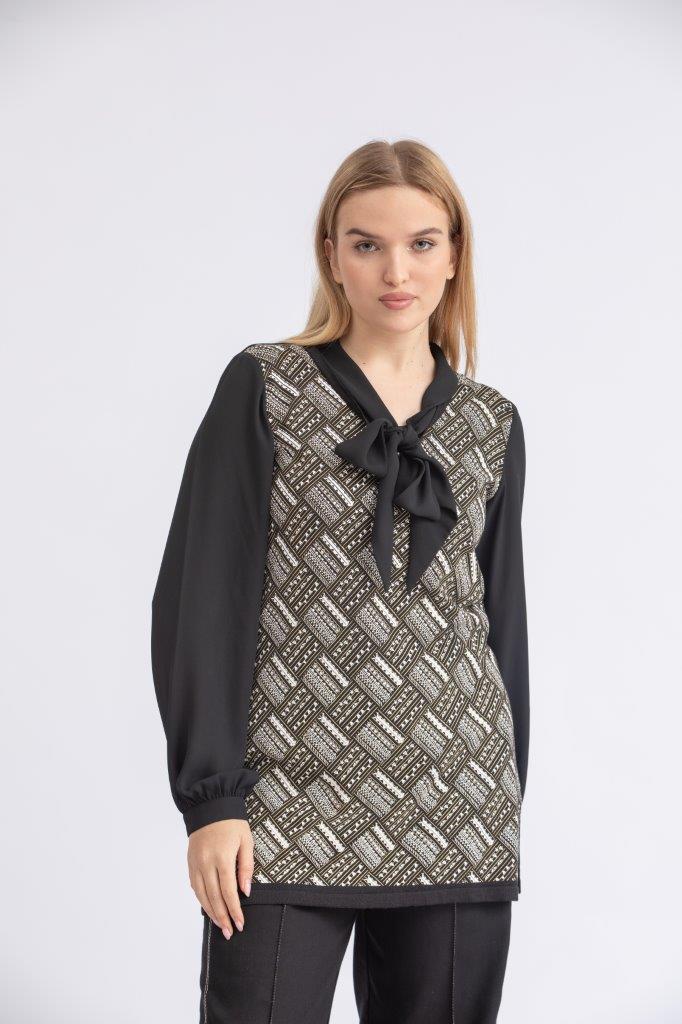 Knitwear blouse