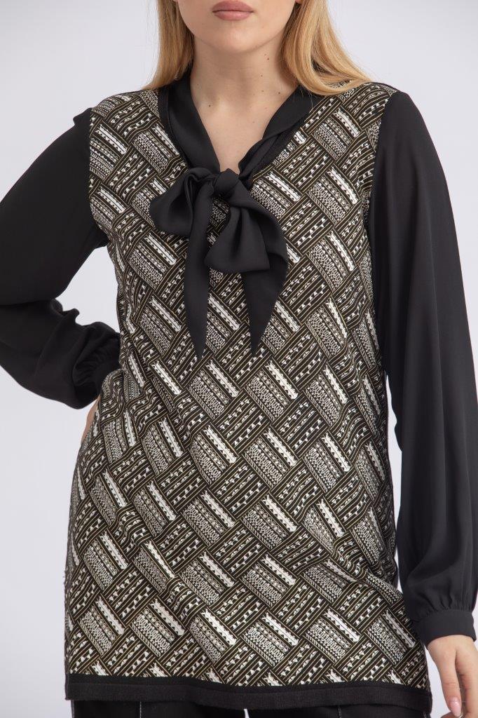 Knitwear blouse