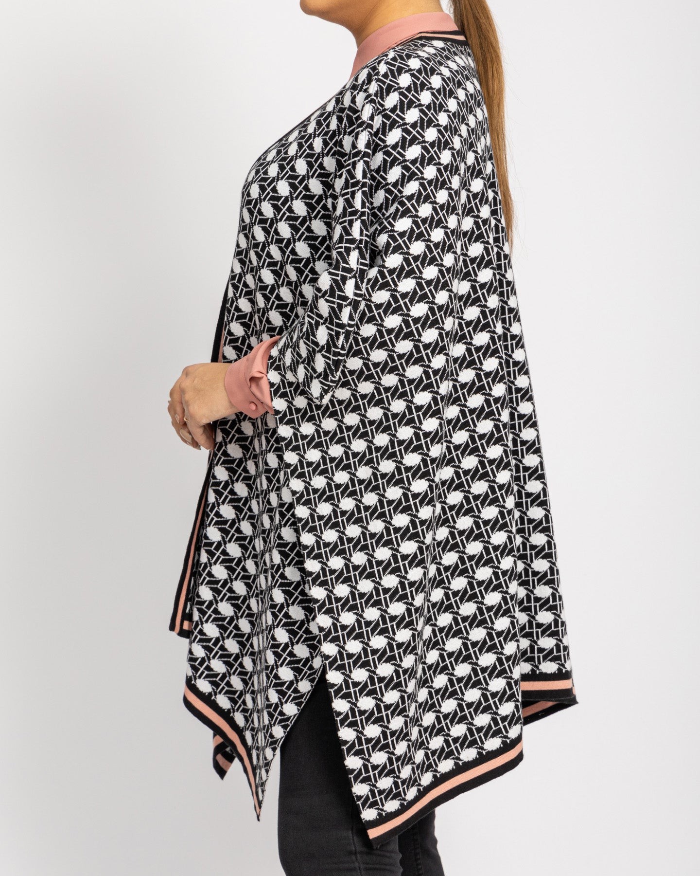 ONE SIZE KNITWEAR PONCHO