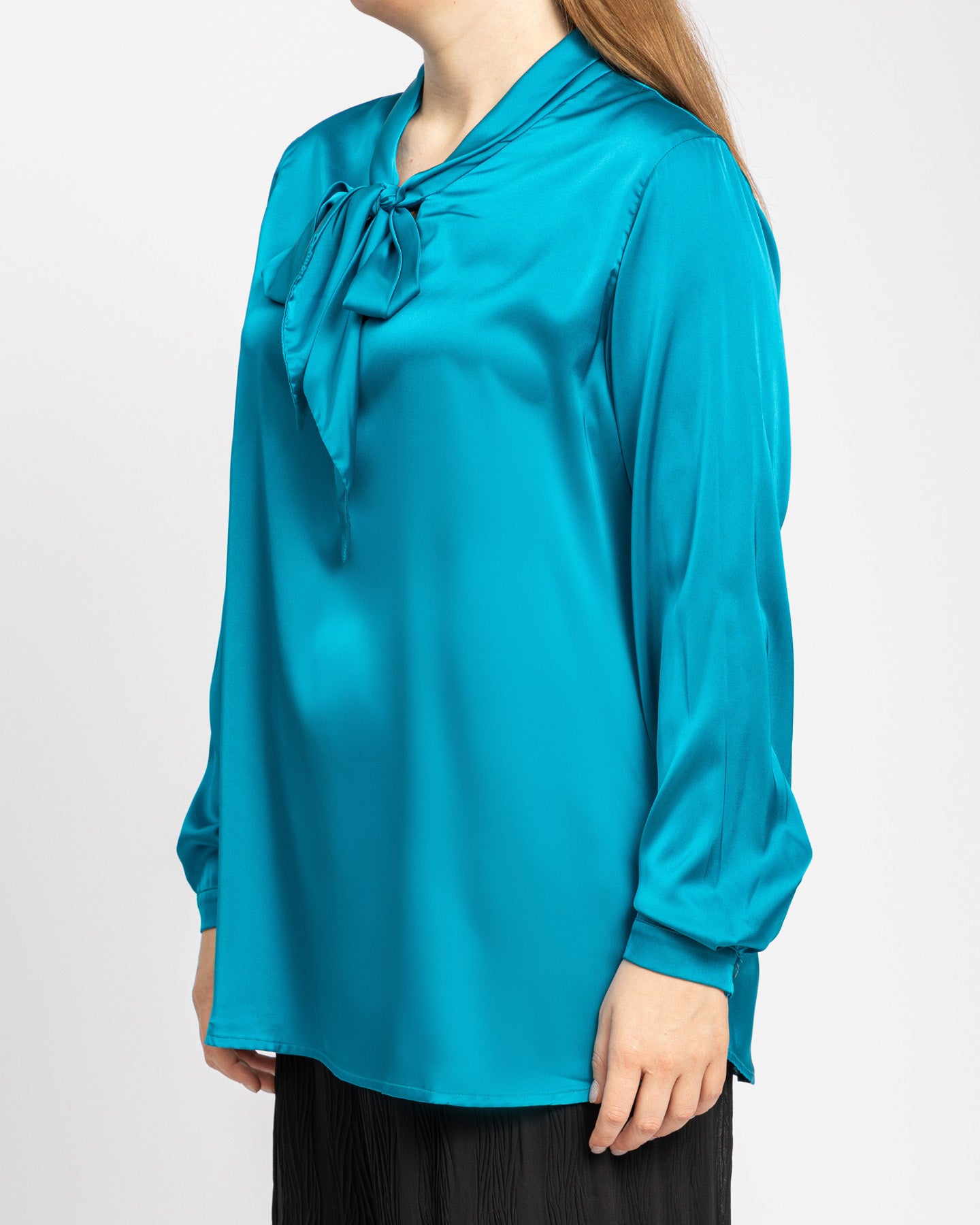 BASIC EVERYDAY SATIN BLOUSE WITH A BOW COLLAR