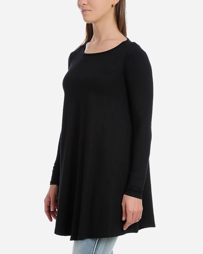 A  SHAPED AND LONG ROUND NECK BLOUSE